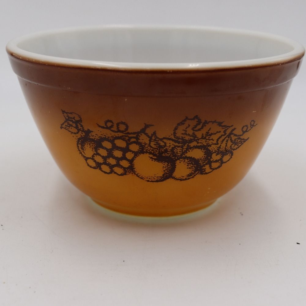 Pyrex Corning 1.5 Pint Small Bowl Brown Ombre Old Orchard Fruit Pattern